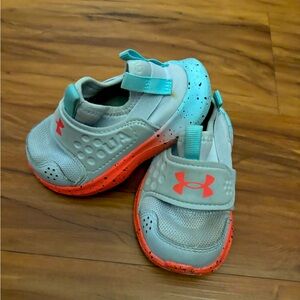 Girl UA sneakers
